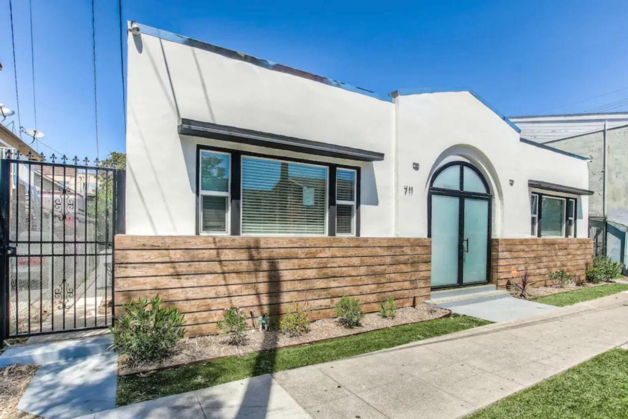 Long Beach Studio Suites Bagian luar foto
